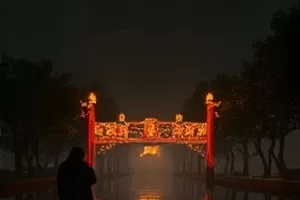 《河岸以北》封面，宽阔河面与对岸低矮的芦苇丛